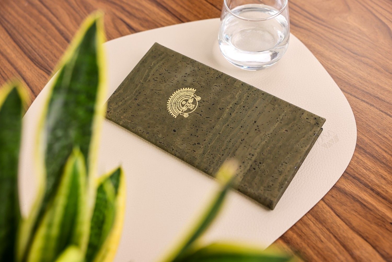 hard bill folder manko